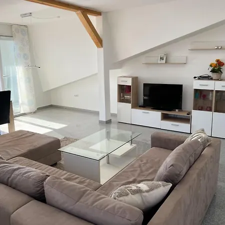 Val * Novi Vinodolski