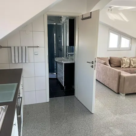 Val * Novi Vinodolski